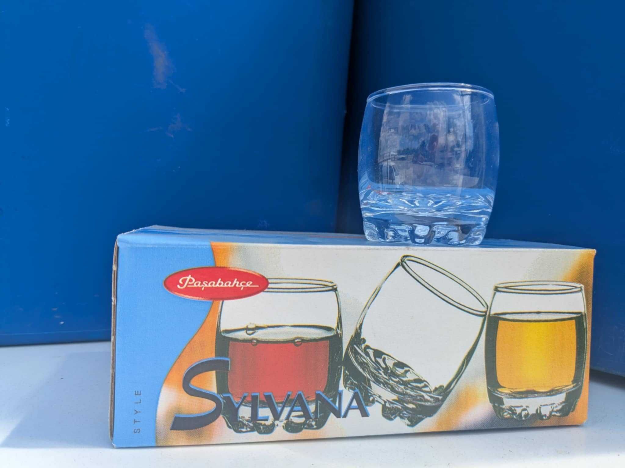Нови чаши неупотребявани