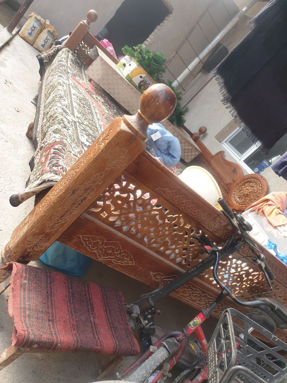 Hovli uchun tapchan