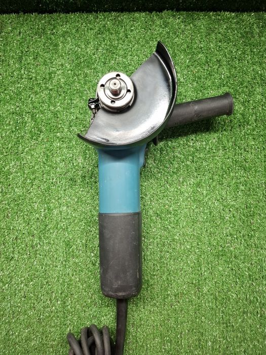 Шлайф на Makita 9558NBR