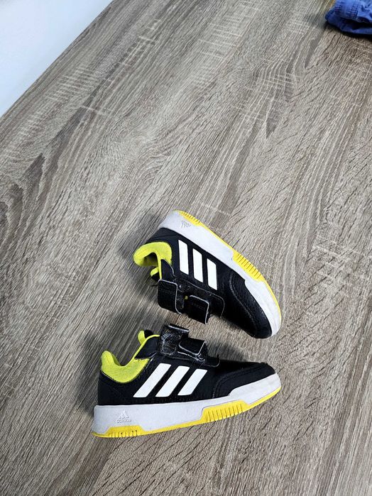 Детски маратонки adidas номер 23