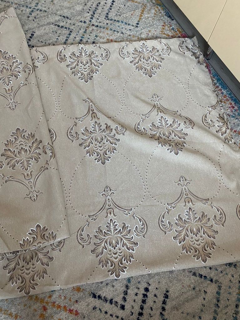 Nou draperii bej material placut