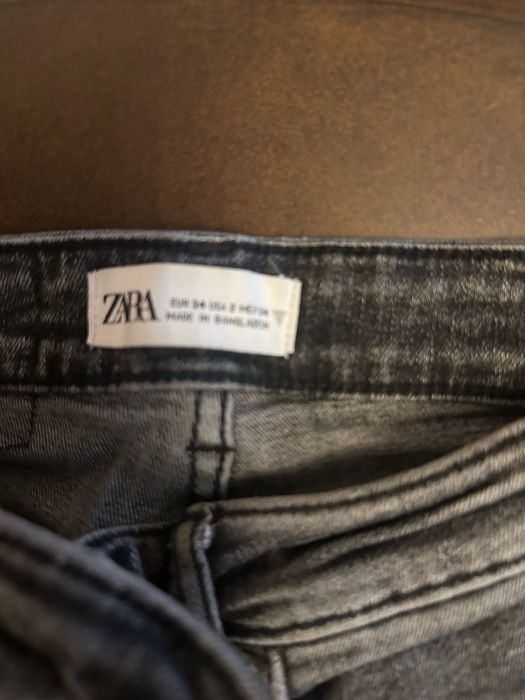 Pantaloni denim Zara