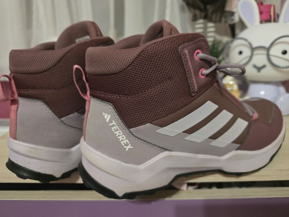 Детски зимни обувки Adidas,38 номер