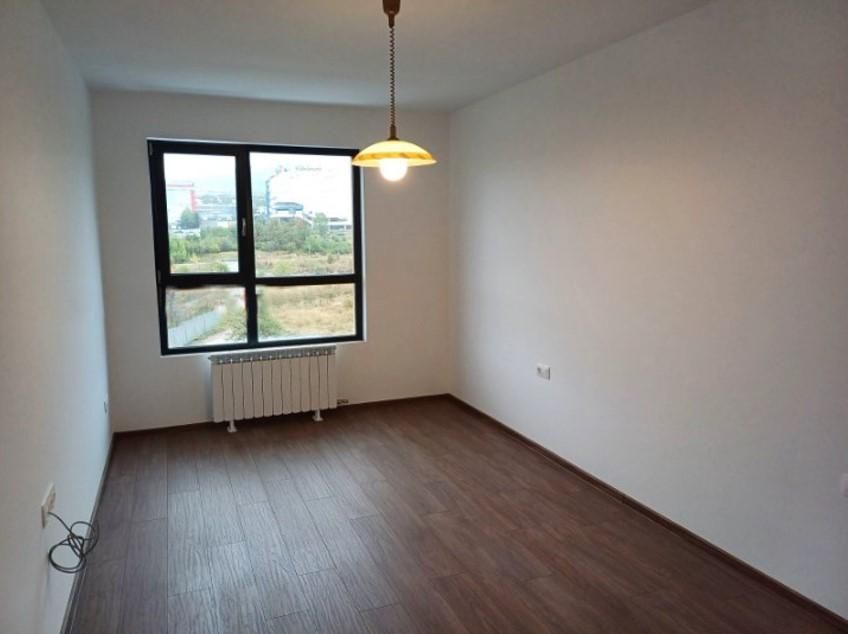 Дава се под наем Тристаен апартамент в София, Младост 4 - 84 кв.м за 750 € - Снимка #2