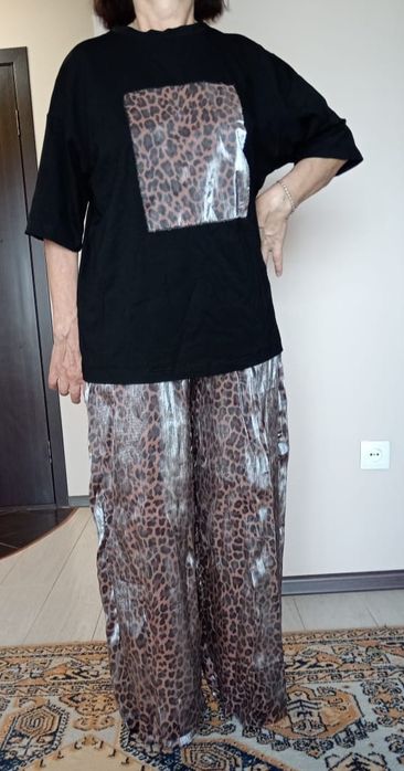 Продам новый женский костюм