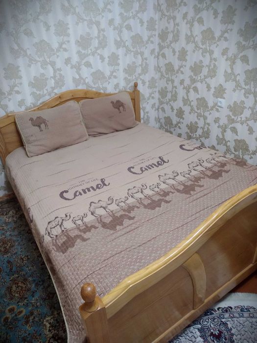 Кровать двухспальная-дерево!