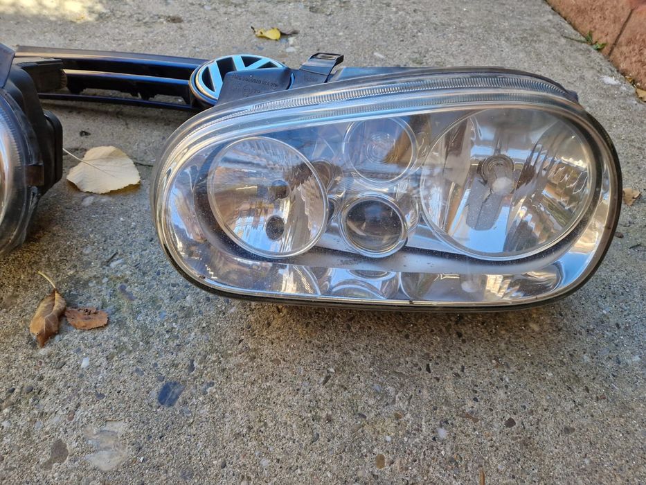 Vand injectoare ,faruri,stop-uri ,grila golf 4 1.9 ajm 116cp