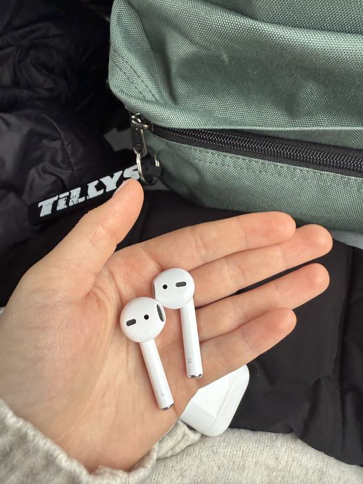Airpods seria 2 folosite