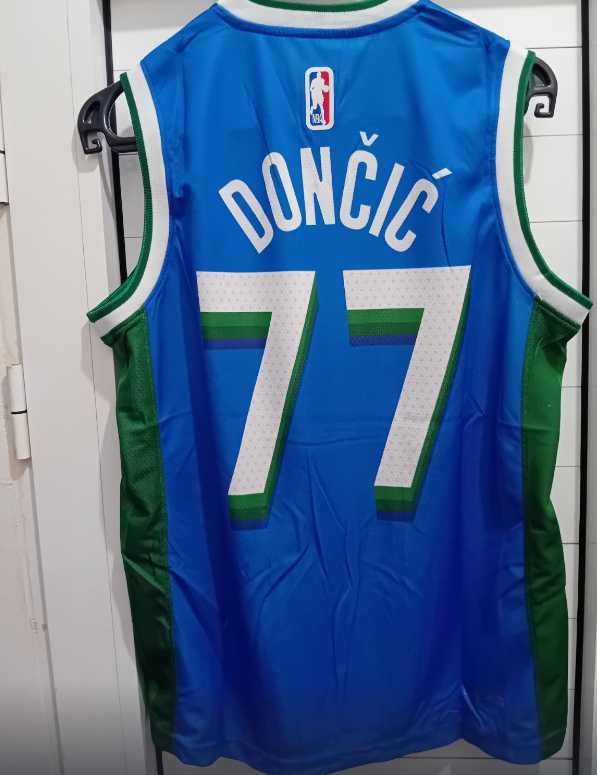 Чисто нов оригинален потник на Dallas Mavericks - Luca Doncic