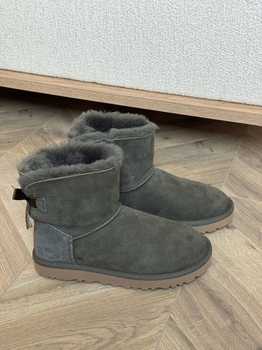 Ugg Mini Bailey Bow апрески от овча кожа
