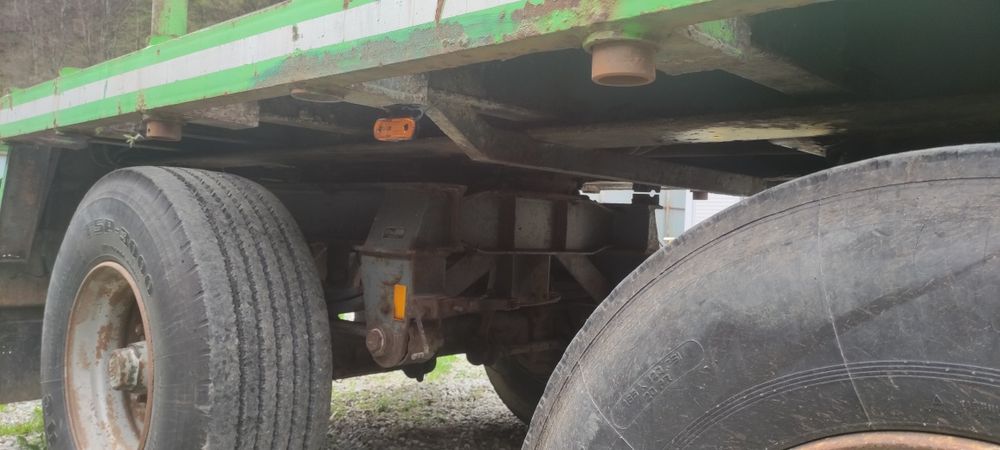 Semiremorca forestiera marca floor