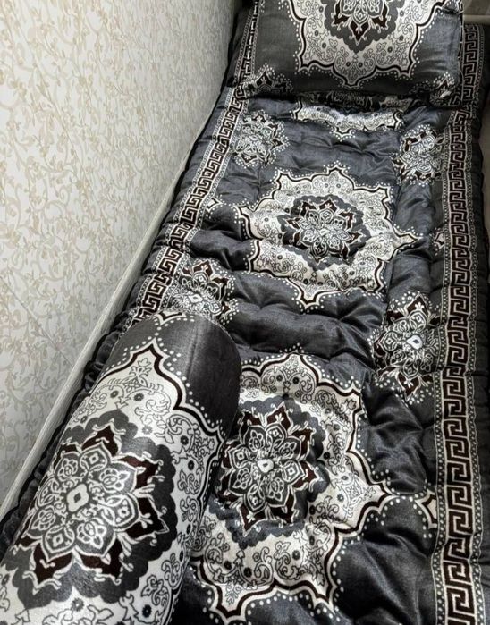 Курпача б/у почти новый не дорого с подушками  50 тыс