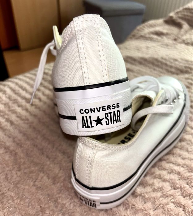 Converse albi noi fara cutie