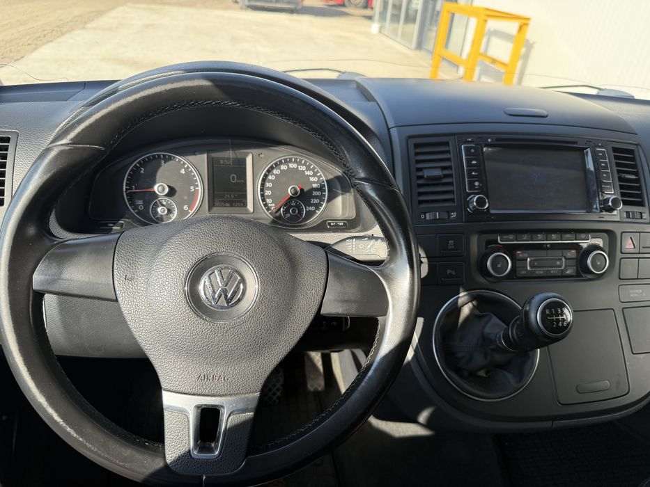 VW Multivan Lung 8 locuri 2012
