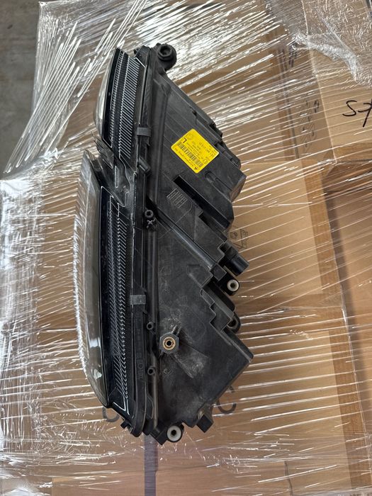 Фар за Шкода Октавия 3