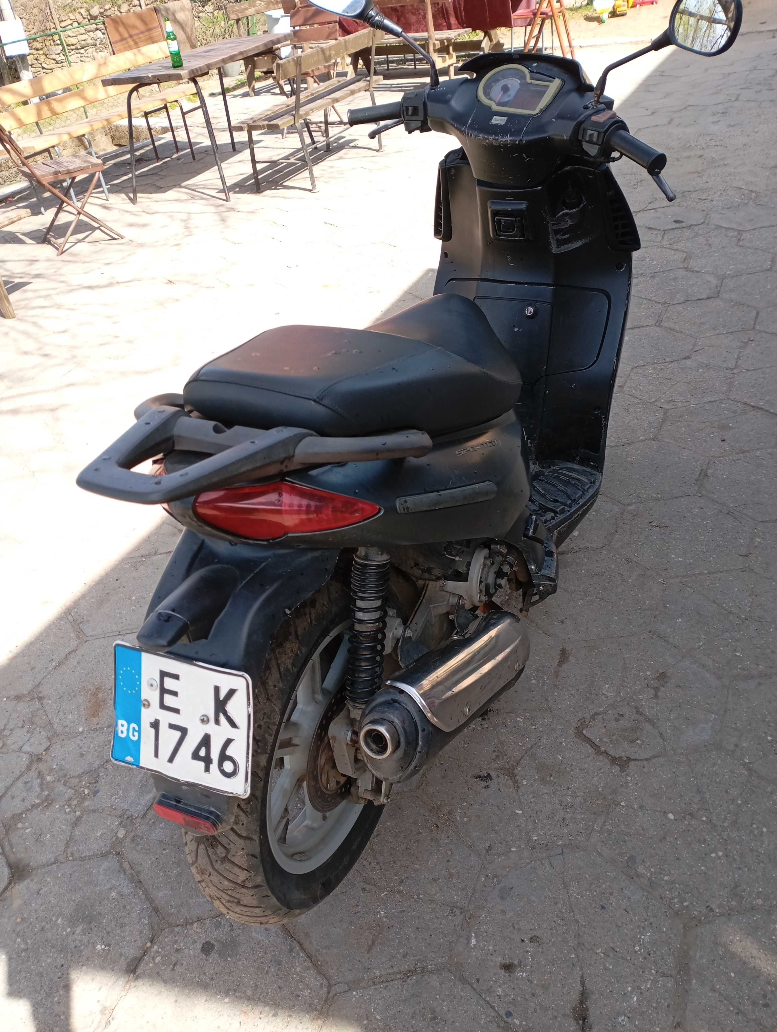 Aprilia sportcity 200