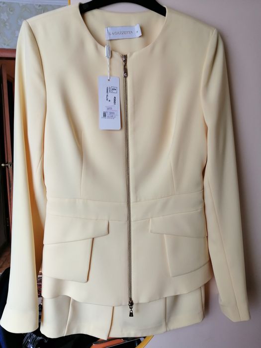 Продам классический костюм