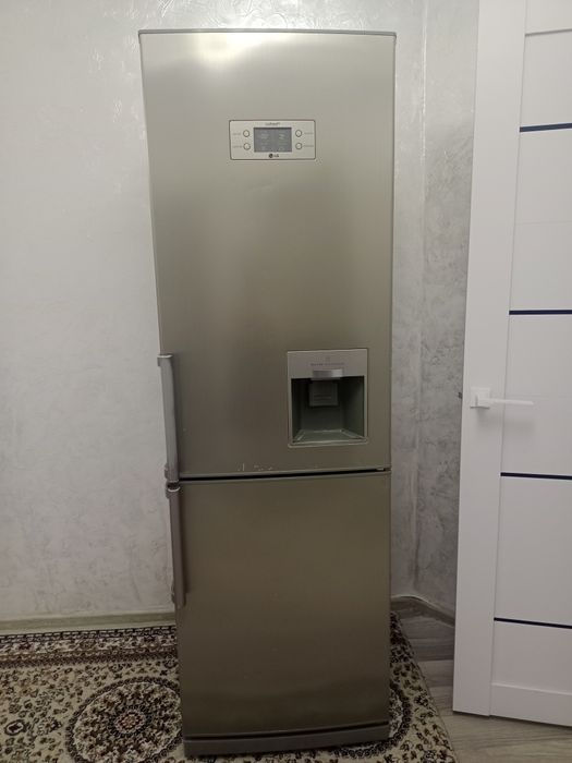 Продам холодильник LG
