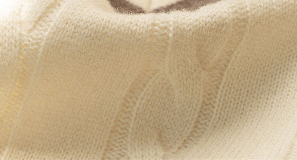 Бежевые жилетки Old Money – стиль богатых мужчин