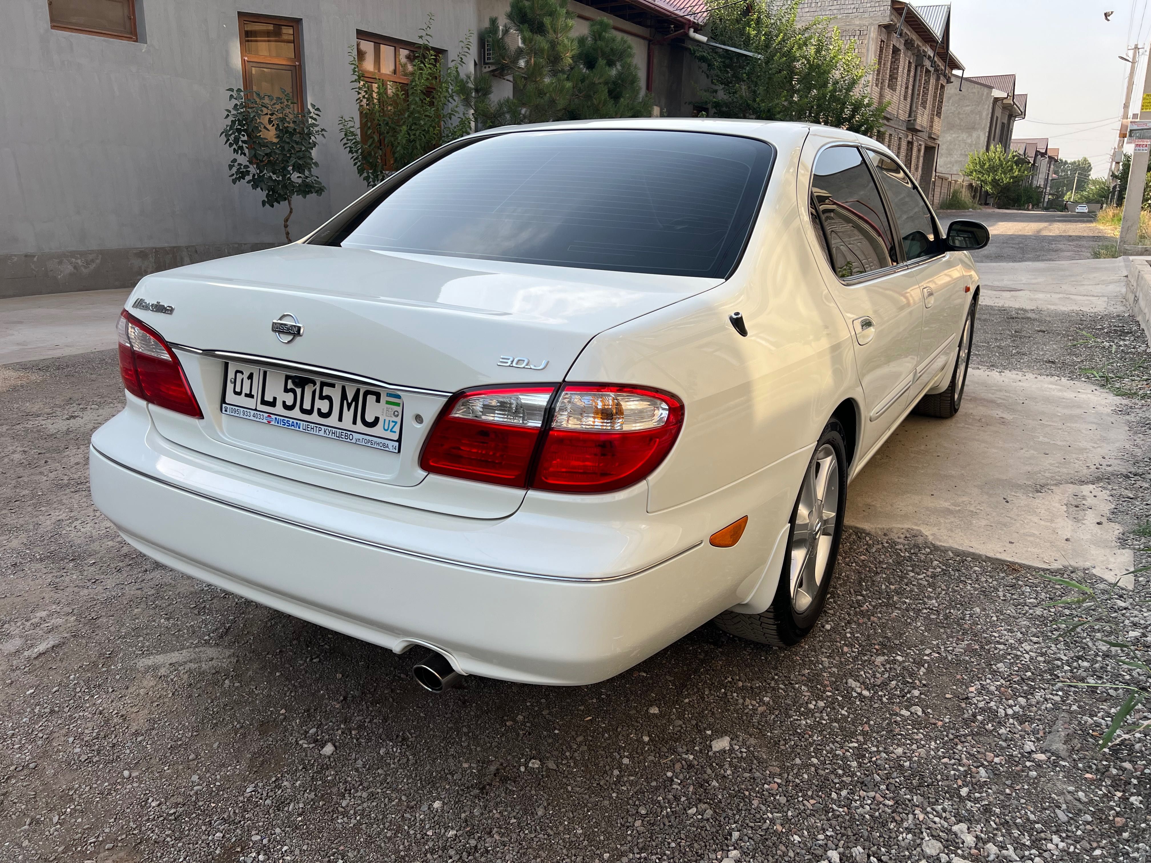 Продается NISSAN MAXIMA 2001 года