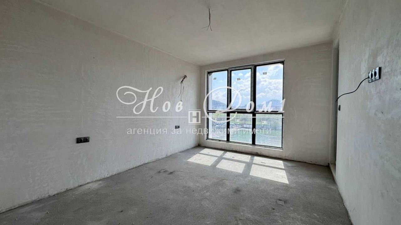 Продава се Тристаен апартамент в Пловдив, Остромила - 87 кв.м за 1145 €/кв.м - Снимка #2