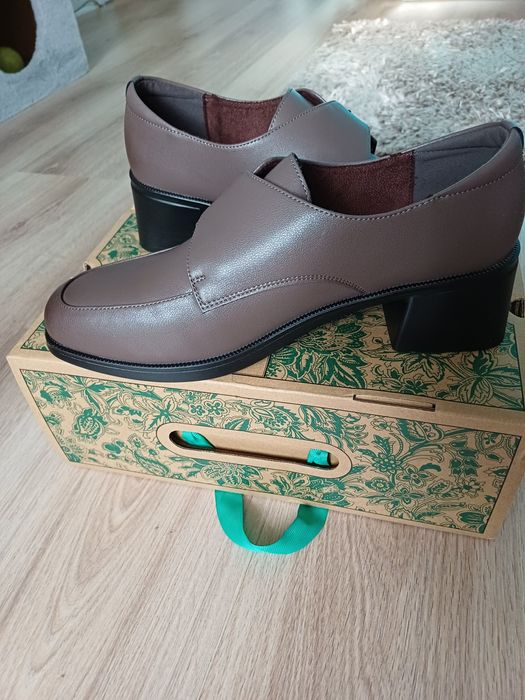 Продам новые туфли