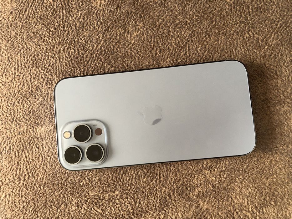 Продам Iphone 13 pro max
