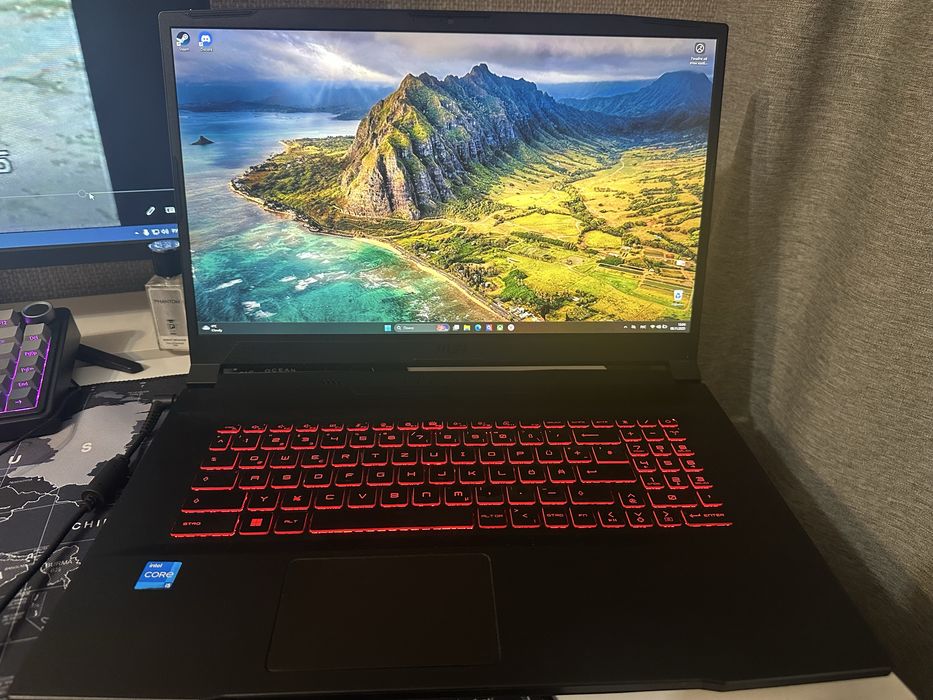 Продам игровой ноутбук  MSI Katana GF76 11UC