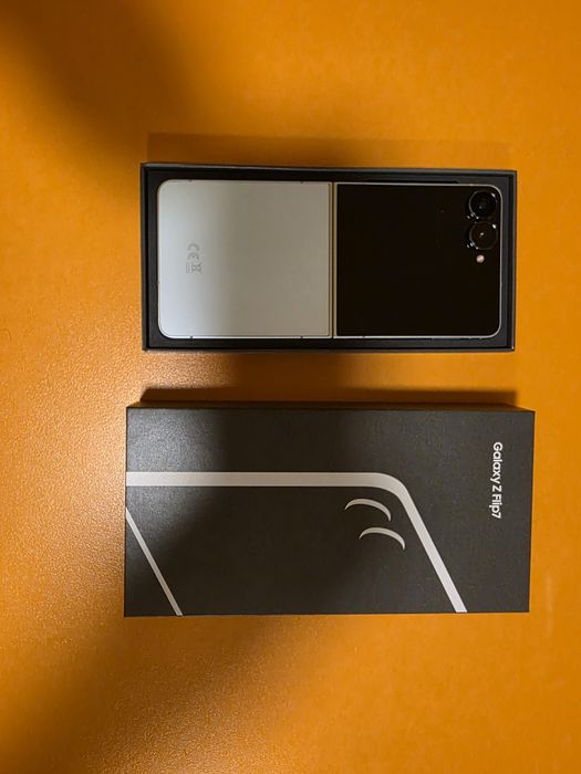 Samsung Z Flip7  512gb 12gb ram Mint, liber factura garantie bonus