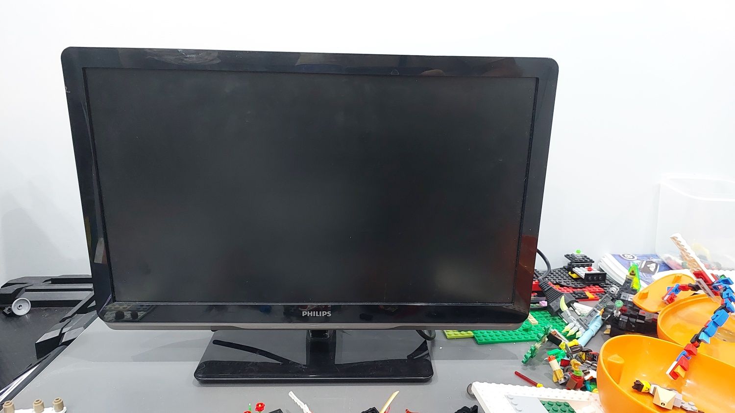 Продам монитор-телевизор PHILIPS можно использовать как монитор для ко