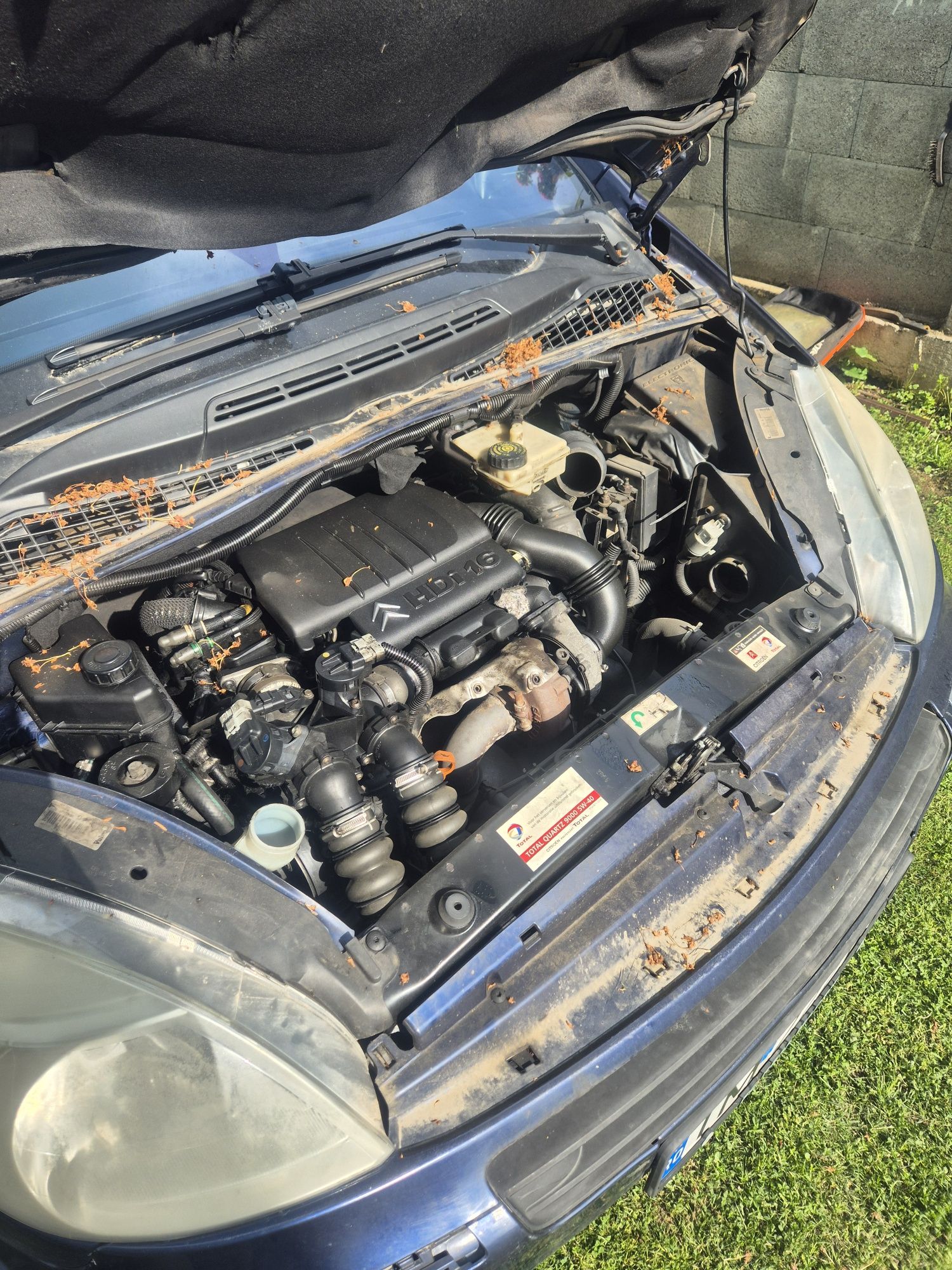 Vând Citroen Xara Picasso 1,6 HDI  pentru piese.