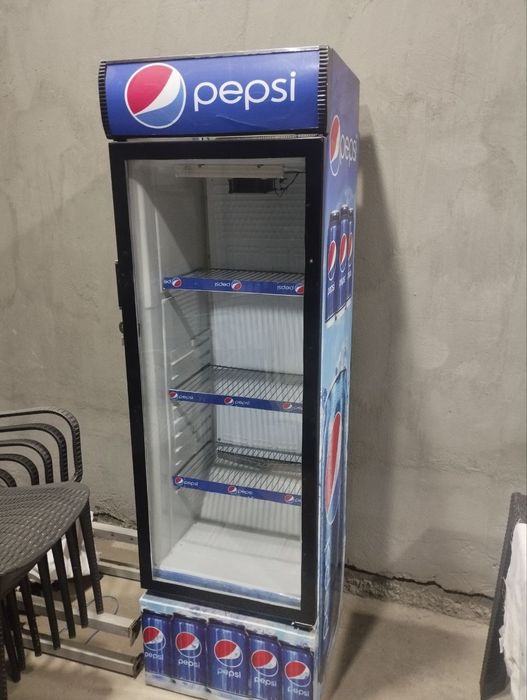 Холодильник витрина