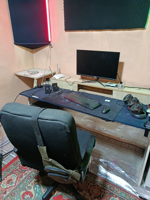 Zudlik bilan arzonga kompyuter kreslo sotiladi