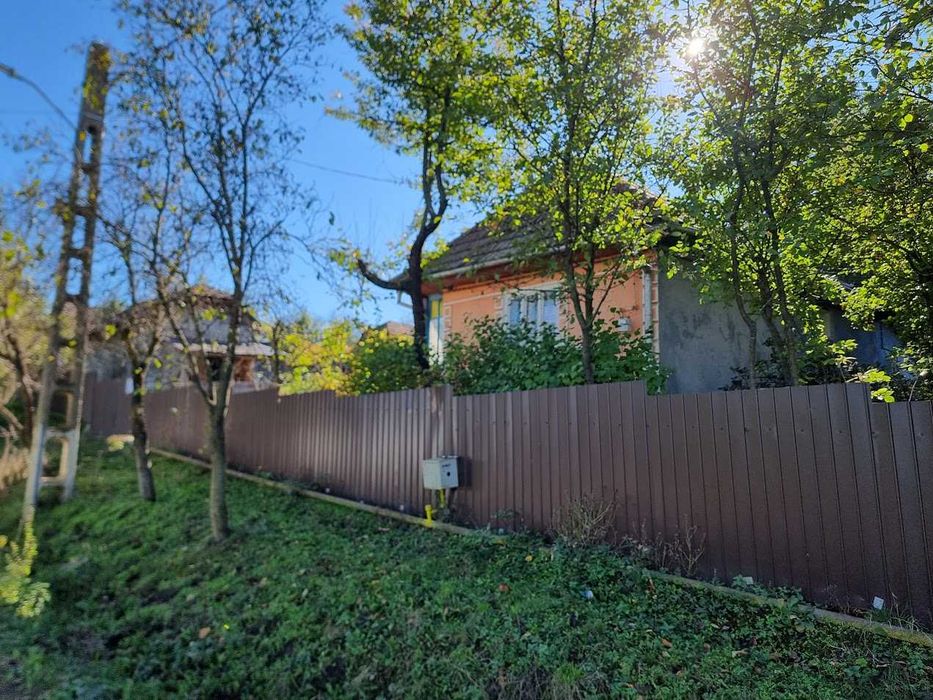 De Vanzare Casa individuala + Teren extravilan Comuna Raciu ,Sat Ulies