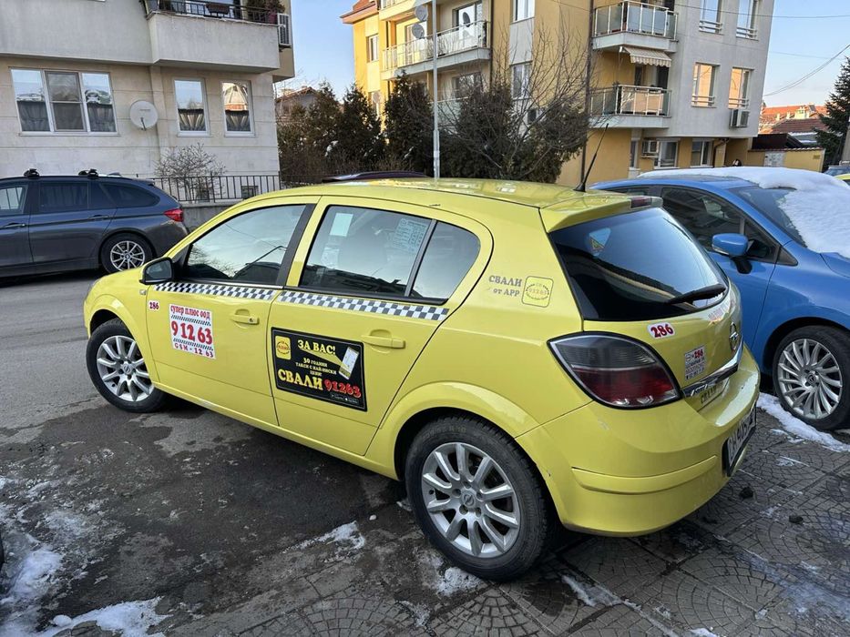 Предлагам под аренда Опел Астра към Радио СВ такси