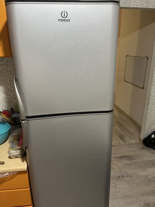 Холодильнок индезит