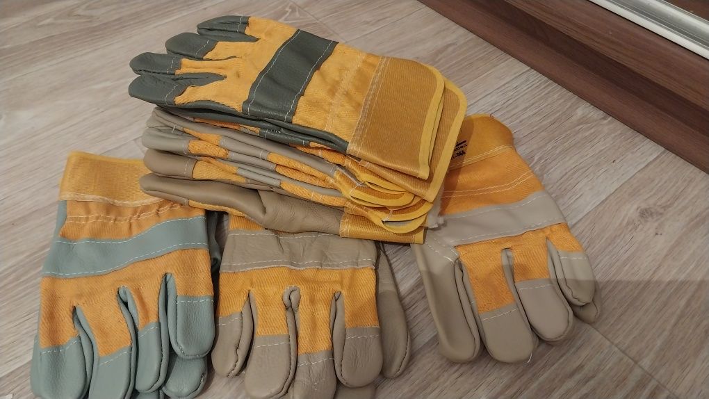 Продам рукавицы новые