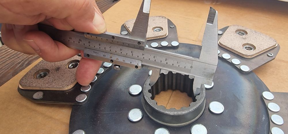 Disc ambreiaj tractor fiat 880 serie 90 
A100SDT, A110, A110SDT, A90SD