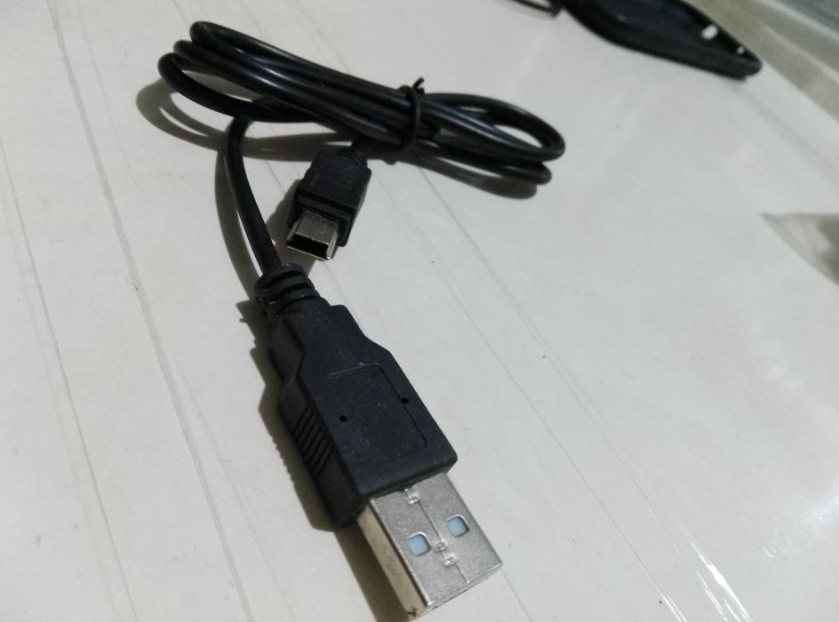 Assortiment (telefon+zaryadchik+chexol) sotiladi !