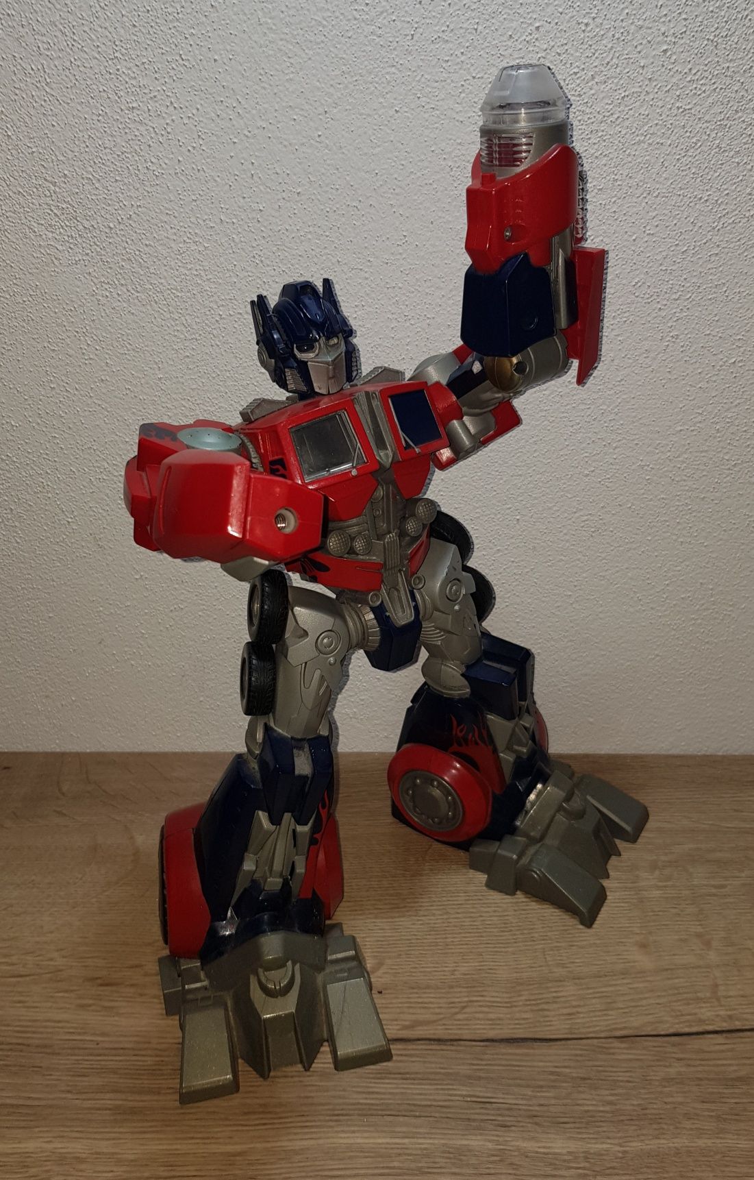 Figurina Optimus Prime Transformers H: 28 cm, articulată Revenge