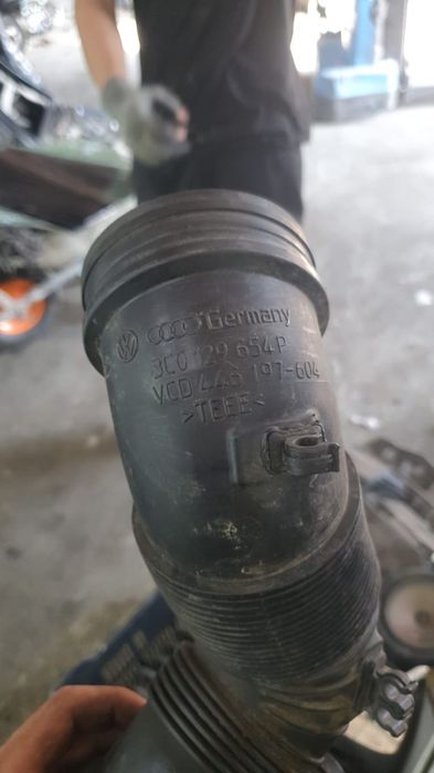 Furtun admisie aer 3c0129654p  2.0 tdi BMN Volkswagen VW Passat B6 [2