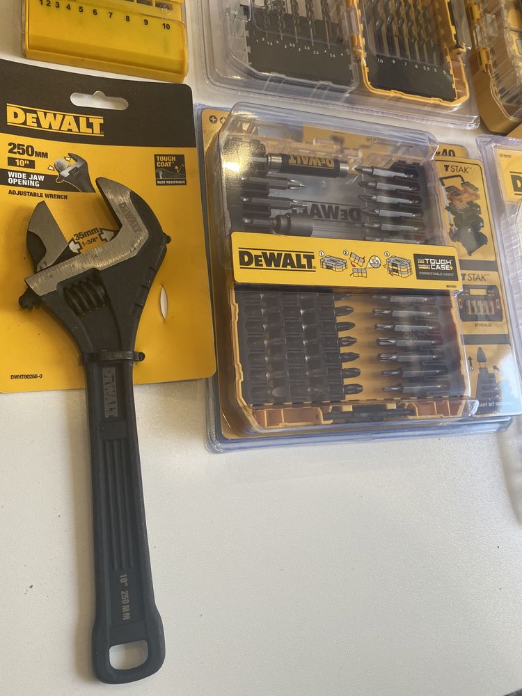 Многофункционален триъгълник / Прав Ъгъл DeWALT DWHT25228-0 / 300мм