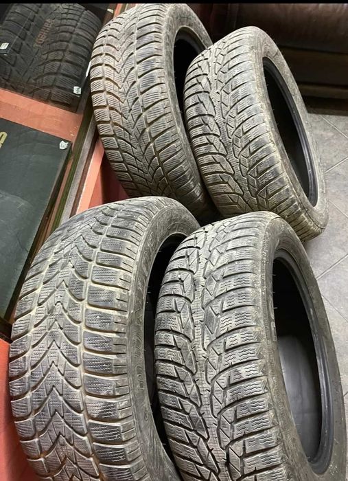 Vând 2 cauciucuri nokian și 2 Dunlop 205/55/16 de iarna