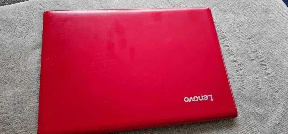 Laptop Lenovo IdeaPad 100S-11 cu procesor 4 core card 256gb