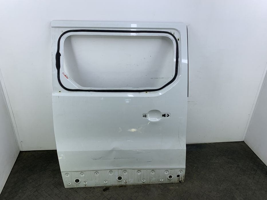 Dezmembrez Usa culisanta dreapta de pe Opel VIVARO 2014 - 2019