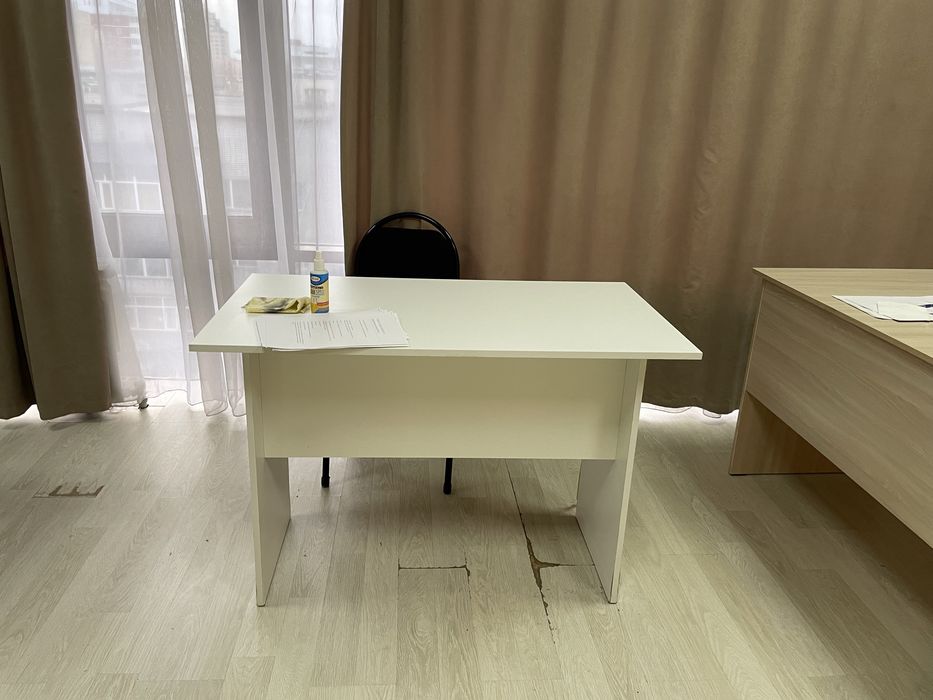 Продам столы офисные