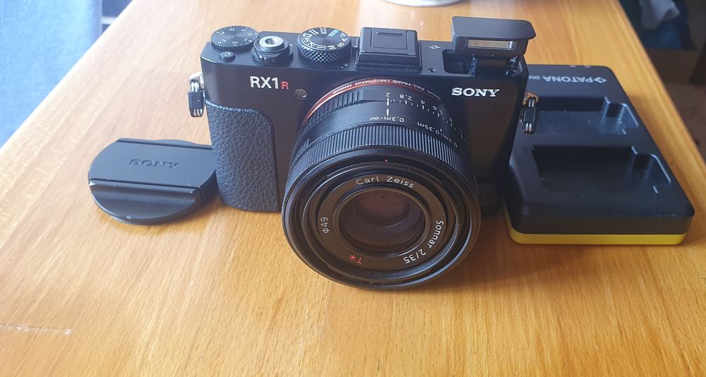 Cameră Sony DSC RX1 R