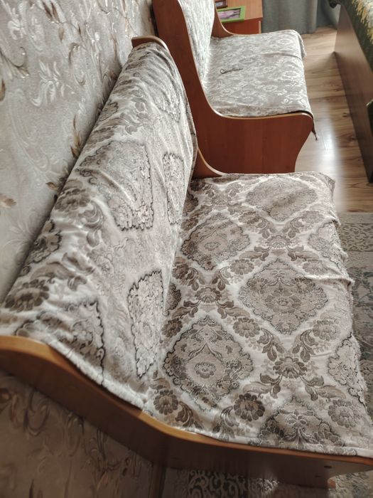 Продам 2 кухонных диванчика