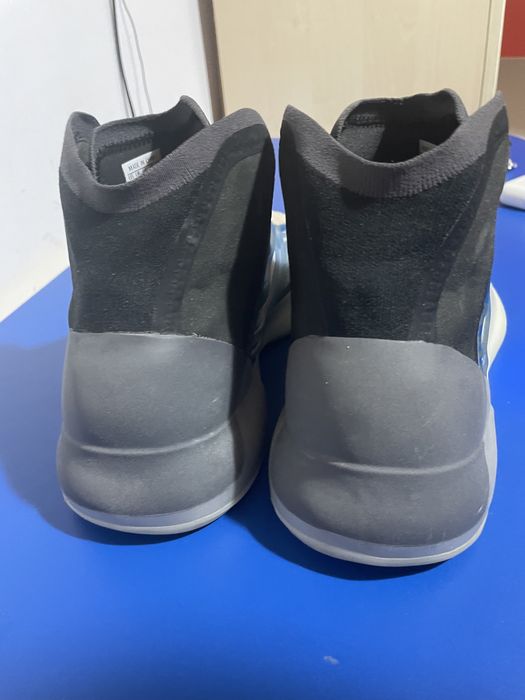 Yezzy QNTM Frozen Blue