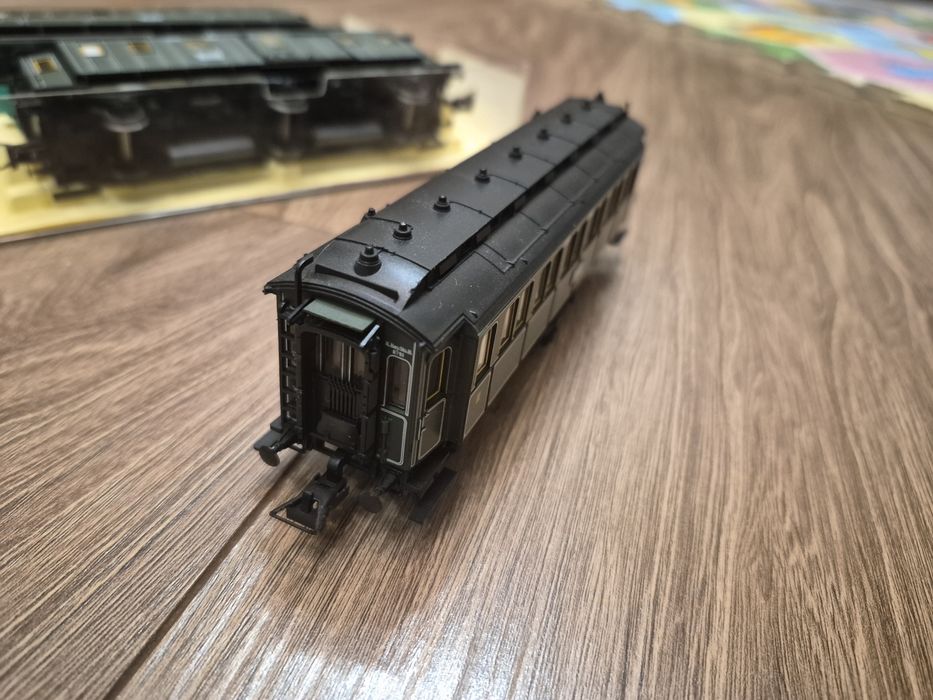 Модели вагонов люкс для паровоза trix Германия